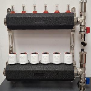 LAND-TECH padlófűtési osztó-gyűjtő 7 körös Danfoss TWA-K/NC termikus motorral (230v. 50Hz 2w) átfolyásmérővel hőszigeteléssel